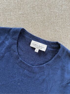 Neiman Marcus 100% Superfine Cashmere Navy Crewneck Sweater - Men’s L